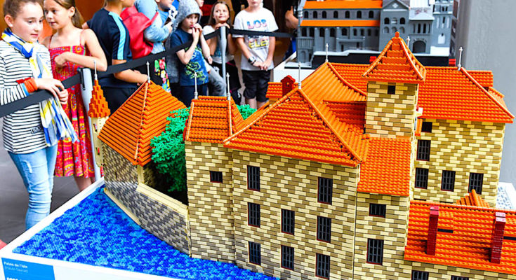 Une exposition de sites historiques en briques de LEGO valorise le patrimoine auvergnat