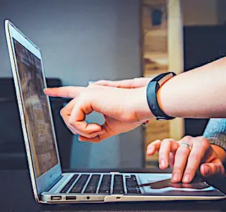 Réprimer la haine en ligne et ses dangers est devenu une priorité pour l'exécutif