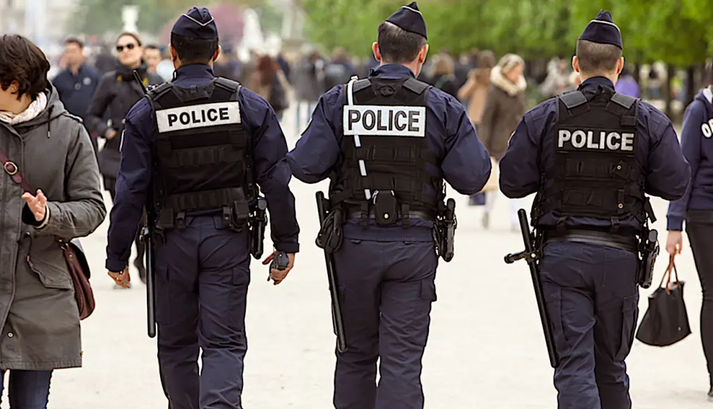 Les heures supplémentaires impayées dans la police inquiètent la Cour des comptes