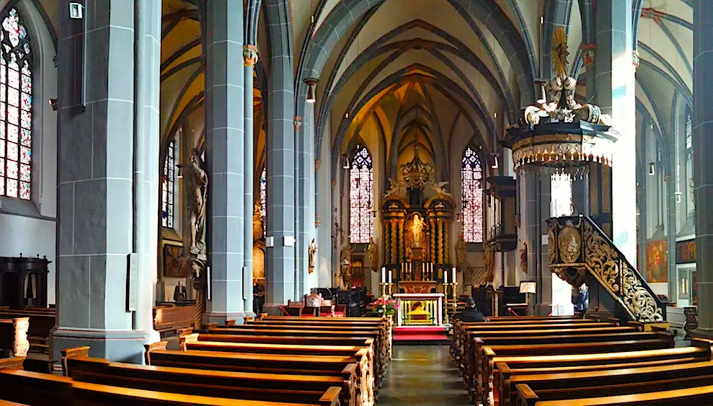 Les messes interdites restent une décision choquante pour le monde catholique