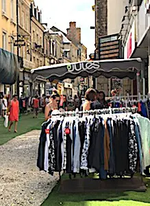 Une initiative à Clermont-Ferrand va permettre aux commerçants d'installer des étalages autorisés à l’extérieur de leurs boutiques.