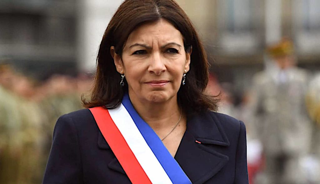 Faire barrage à Amazon est un conseil donné par Anne Hidalgo
