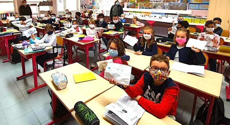 Des tests antigéniques à grande échelle auront bientôt lieu dans les écoles