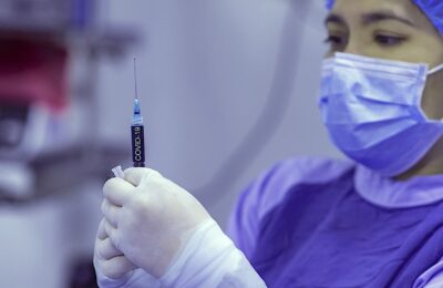Un refus du vaccin contre la Covid se manifeste aujourd'hui en France