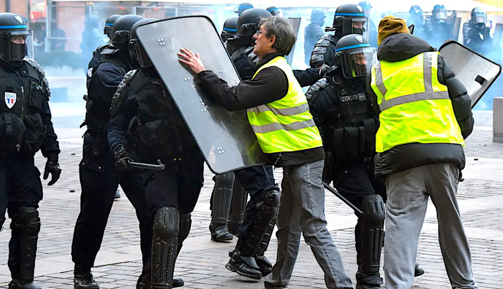 Les images de policiers postées sur Internet pourront entraîner des sanctions pénales.