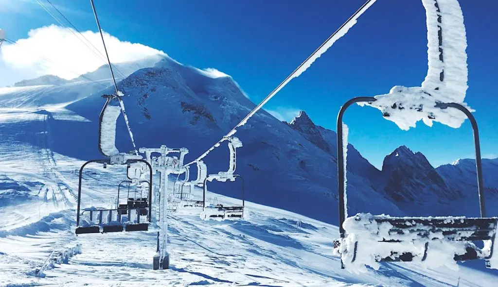Faire rouvrir les remontées mécaniques représente un enjeu essentiel pour les professionnels des stations de ski