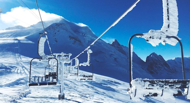 Faire rouvrir les remontées mécaniques représente un enjeu essentiel pour les professionnels des stations de ski
