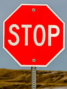 Un panneau de Stop L’Europe va de nouveau entamer un bras de fer avec les GAFAM. Pour tenter de réguler leur monopole.