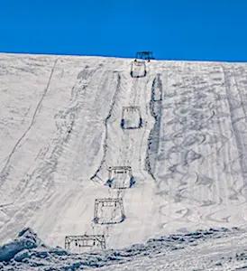 Les stations de ski actuellement à l’arrêt vivent cette situation dans un flou très éprouvant.