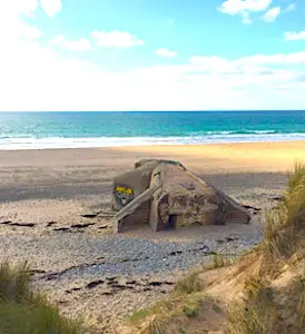 La combinaison de plusieurs facteurs d'érosion a créé une faille dangereuse dans le littoral du Cotentin.
