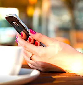 Bientôt, un test anti-Covid avec un smartphone pourrait permettre une détection fiable plus rapide.