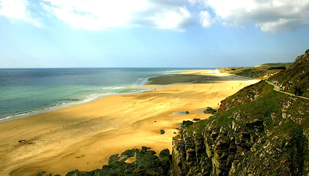 Une faille très importante dans le littoral du Cotentin inquiète la maire d'une commune