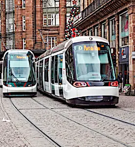 En offrant des transports gratuits aux voyageurs mineurs, la maire de Strasbourg tiendra l'une de ses promesses de campagne.