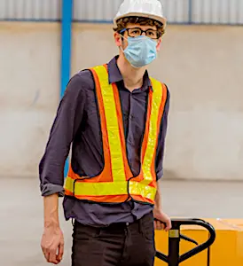 La prime versée aux travailleurs précaires va leur garantir un salaire minimum pendants sept mois.