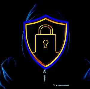 Une silhouette de hacker cachée derrière un bouclier de sécurité Des données médicales subtilisées en France en grand nombre sont la preuve d’un nouveau marché criminel.