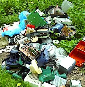 Sur le territoire, il existe deux polices distinctes pour gérer les dépôts de déchets, s'ils sont légaux ou illégaux. 