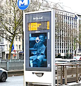 Un panneau publicitaire lumineux Une future règlementation des publicités digitales pourrait bientôt s'appliquer sur le territoire.