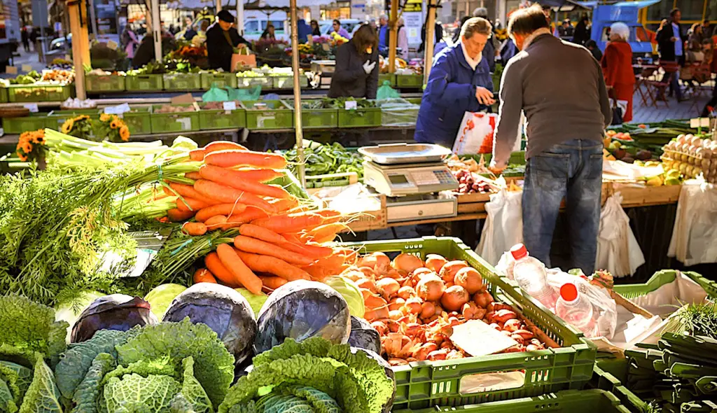 A Lille, le glânage sur les marchés permet de nourrir les foyers démunis.