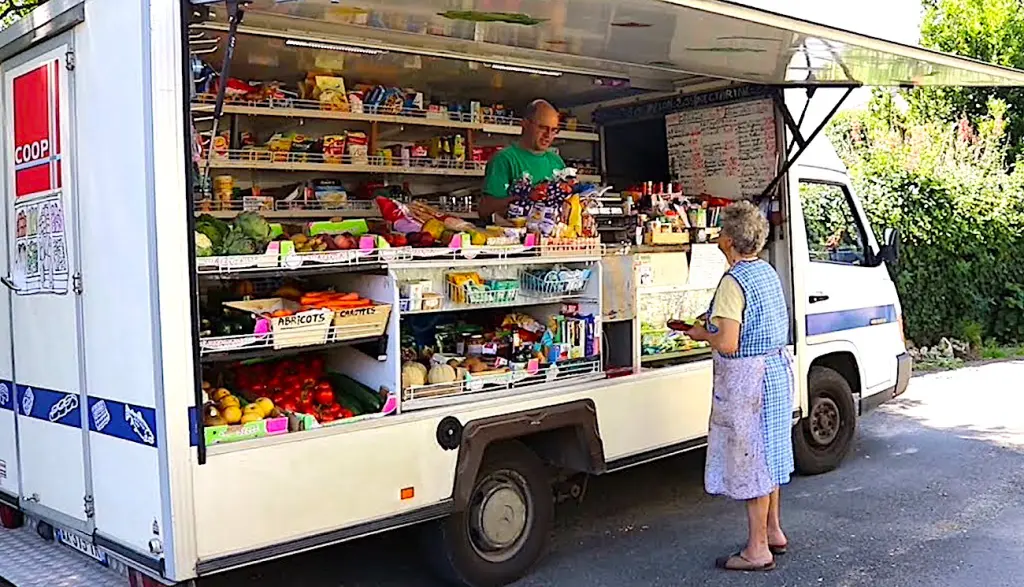 La renaissance des commerces ambulants satisfait une demande du monde rural.
