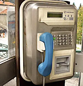 En France, on ne dénombre plus que 26 cabines téléphoniques encore en activité.