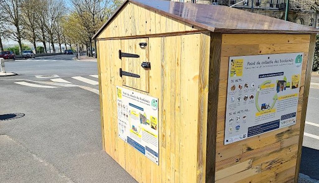 Deux nouveau chalets à compost installés à Caen montre la volonté de la ville de renforcer ses initiatives en faveur de l’environnement.