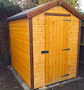 Deux nouveau chalets à compost installés à Caen montre la volonté de la ville de renforcer ses initiatives en faveur de l’environnement.