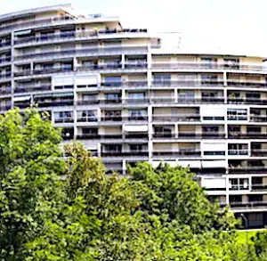 vue de logements sociaux au coeur du métier de Huissier de Justice