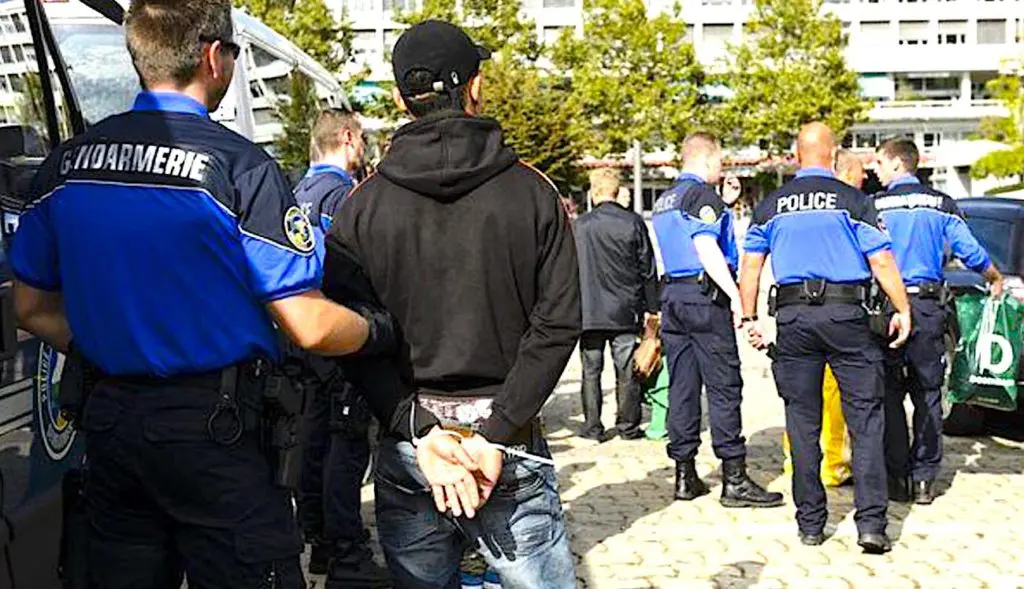 En voulant supprimer des aides sociales, la commune de Caudry veut sanctionner certaines familles récidivistes en matière de délits contre les forces de l'ordre.