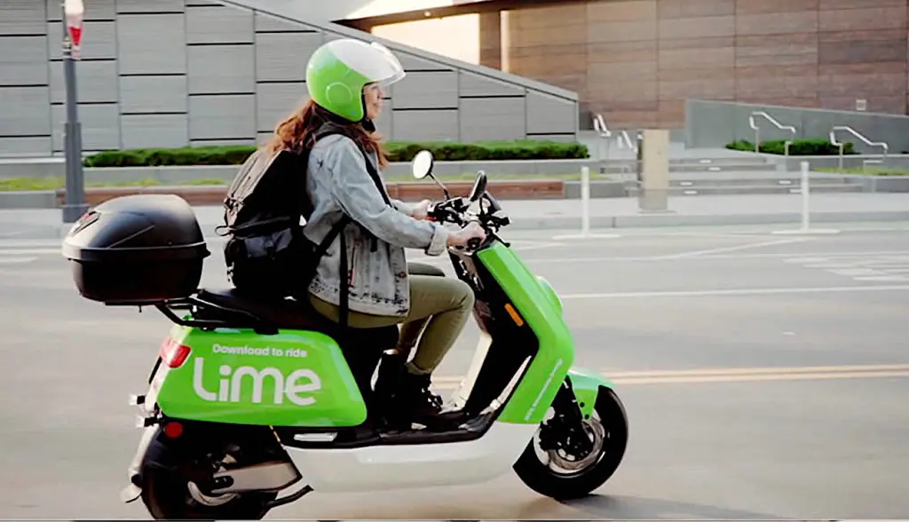 Le lancement de scooters à Paris par la société Lime va rapidement s'étoffer.