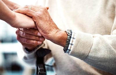 Le maintien à domicile des seniors dépendants pourrait remplacer la création de nouveaux EHPAD.