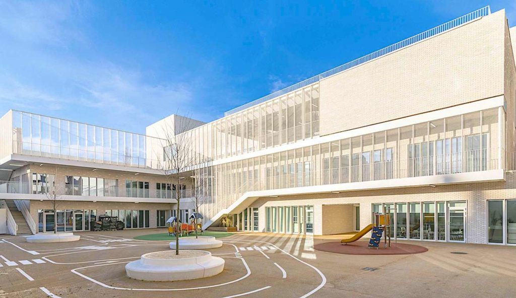 Villeurbanne a remporté le titre de capitale française de la culture. Notamment, pour l' enseignement artistique dispensé dans ses écoles.
