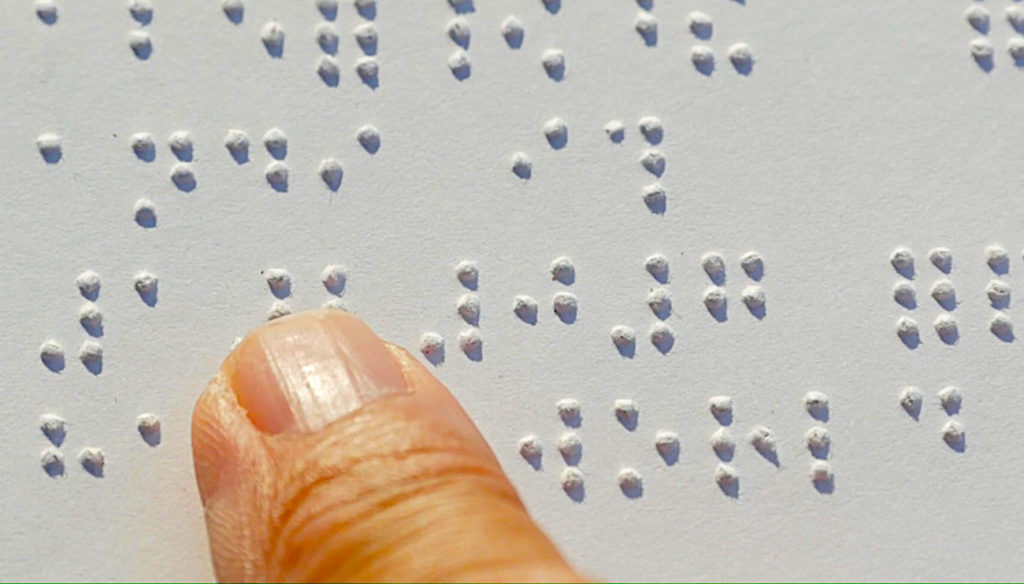 Utiliser les smartphones en braille est une fonction prévue sur tous les portables.