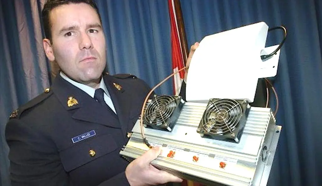 La police surveille les brouilleurs d’ondes, car ces appareils servent à des cambriolages.