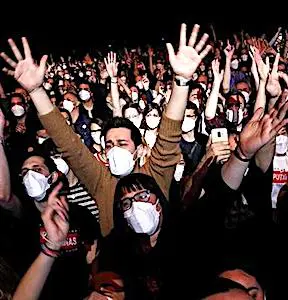 Des caméras intelligentes serviront à contrôler le port du masque de protection lors du prochain concert d’Indochine, le 29 mai prochain.