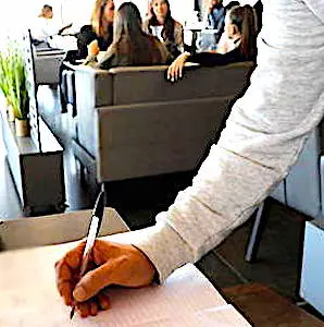 Les cahiers de rappels, dans les restaurants et les bars, devront respecter des règles précises sur les données privées.