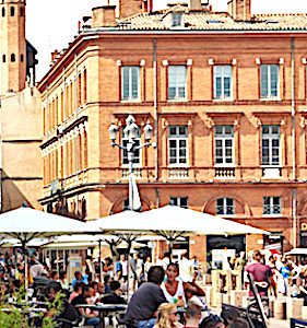 La réouverture des terrasses à Toulouse a permis aux habitants de retrouver une vie presque normale.
