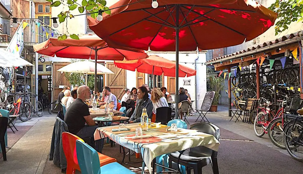 La réouverture des terrasses à Toulouse a permis aux habitants de retrouver une vie presque normale.