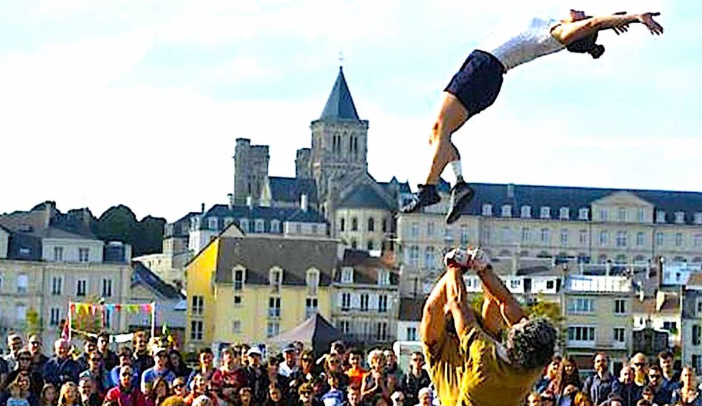 Le festival des arts de rue à Caen va redonner à la ville le goût de la fête.