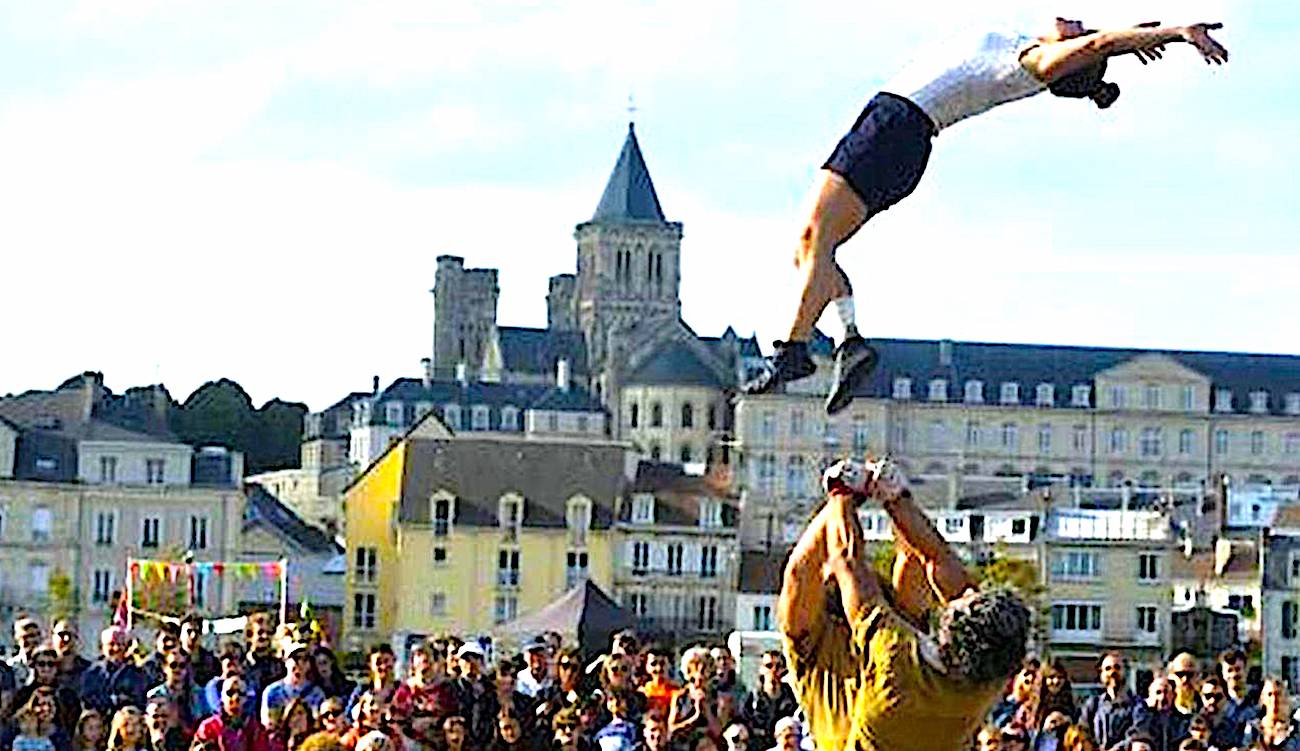 Le festival des arts de rue à Caen va redonner à la ville le goût de la fête.