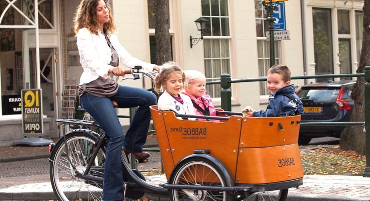 Les vélos-cargos urbains deviennent un moyen de locomotion qui s’intensifie.