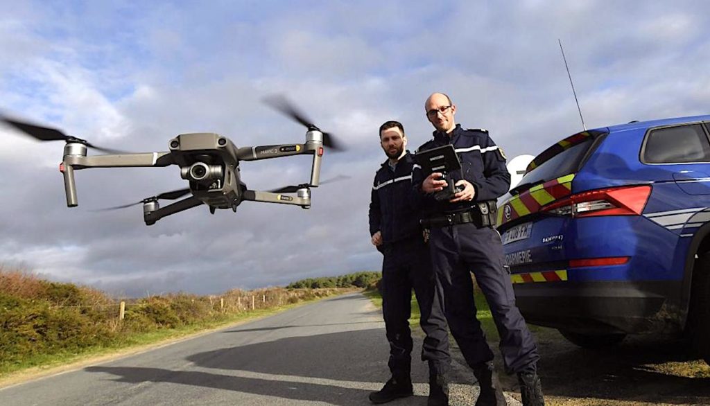 Les limitations sur les drones policiers continuent de soulever des débats sur les libertés publiques.