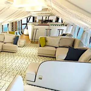 Bientôt, le retour des dirigeables dans le tourisme pourrait proposer une alternative à l'avion et au bateau. 