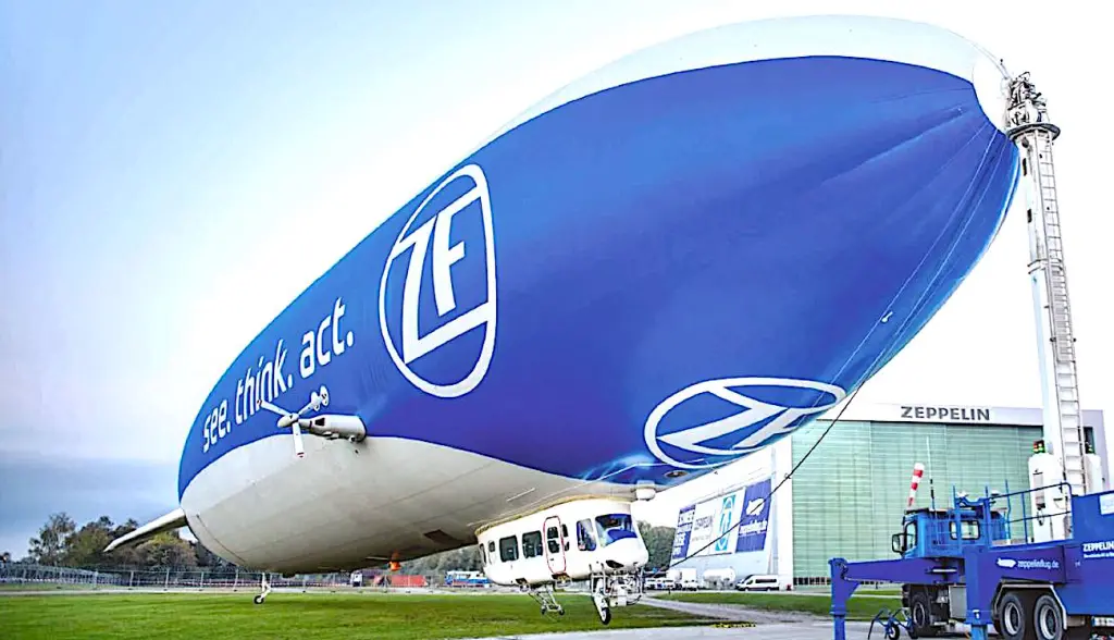 Bientôt, le retour des dirigeables dans le tourisme pourrait proposer une alternative à l'avion.