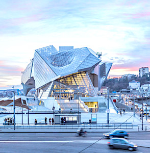 Grâce à sa nouvelle charte architecturale, Lyon va améliorer sa transition écologique.