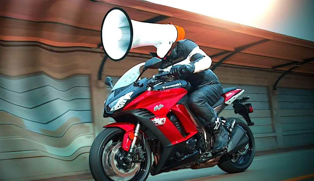 Bientôt, des radars anti-bruit mis dans huit métropoles détecteront les motos trop bruyantes.