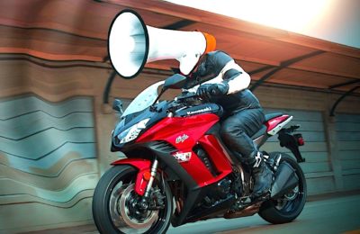 Bientôt, des radars anti-bruit mis dans huit métropoles détecteront les motos trop bruyantes.