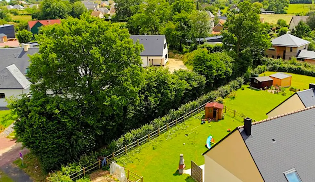 Un exemple d’écoquartier montre sa réussite dans la commune de Thèreval, en Normandie.