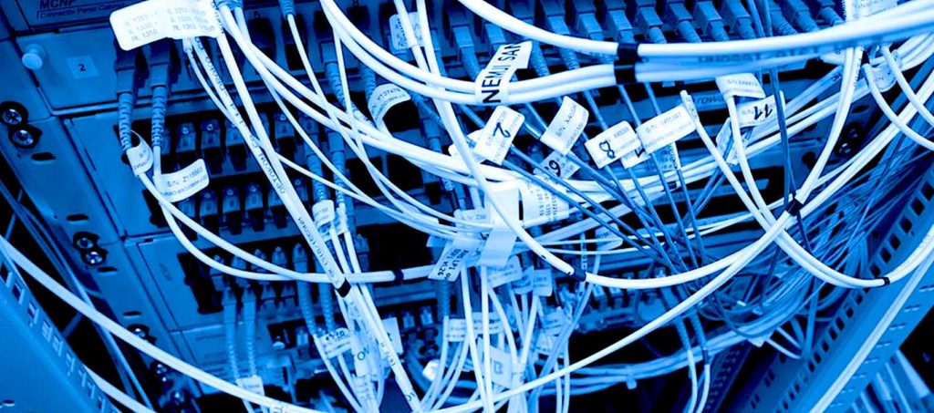 Dans la guerre de la 5G, les opérateurs musclent leurs réseaux respectifs