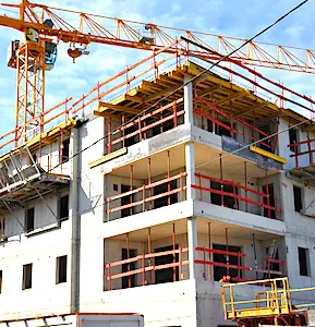 Un immeuble en construction "<yoastmark