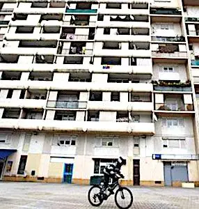 Gros plan d'un HLM A Nice, une sanction controversée d'expulsion d'un HLM va s'appliquer à la mère d'un délinquant.